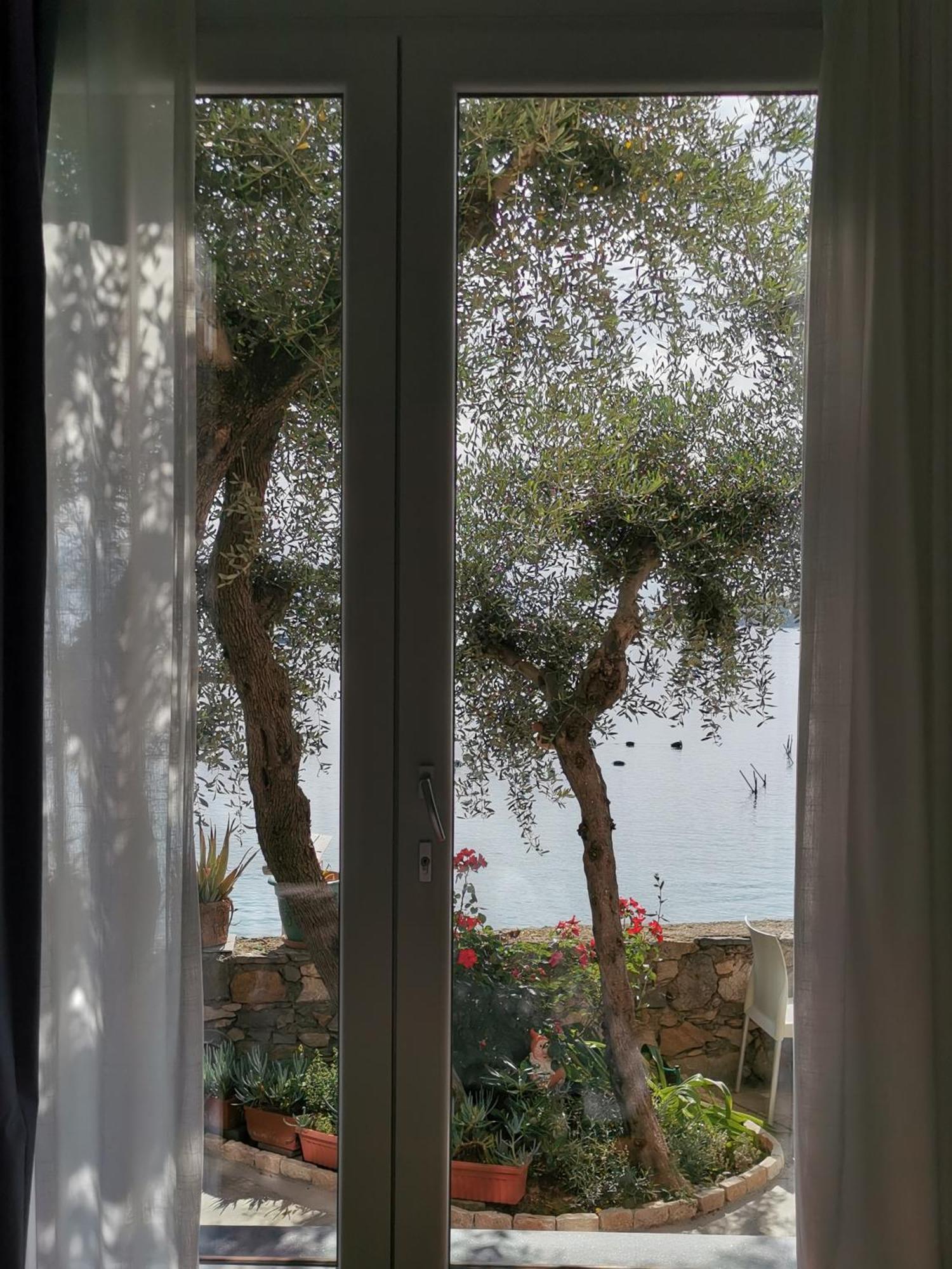 B&B La Palafitta Porto Venere Buitenkant foto
