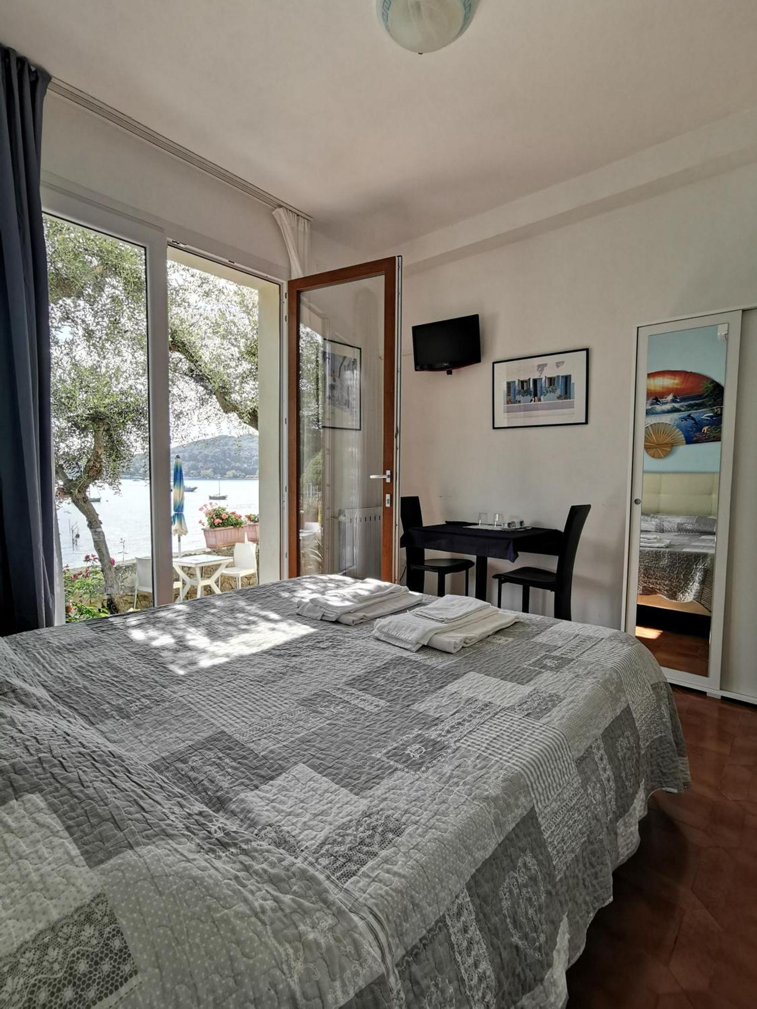 B&B La Palafitta Porto Venere Buitenkant foto