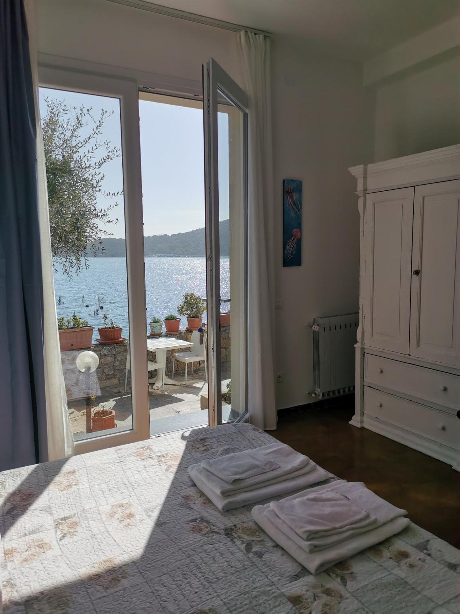 B&B La Palafitta Porto Venere Buitenkant foto