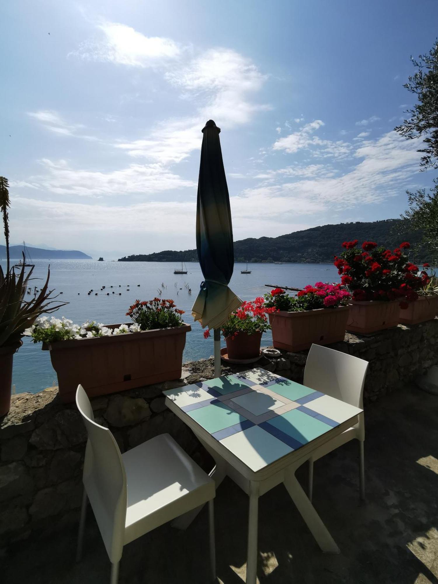 B&B La Palafitta Porto Venere Buitenkant foto